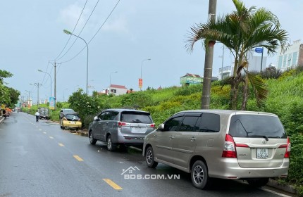 đât măt phố băc cầu long biên